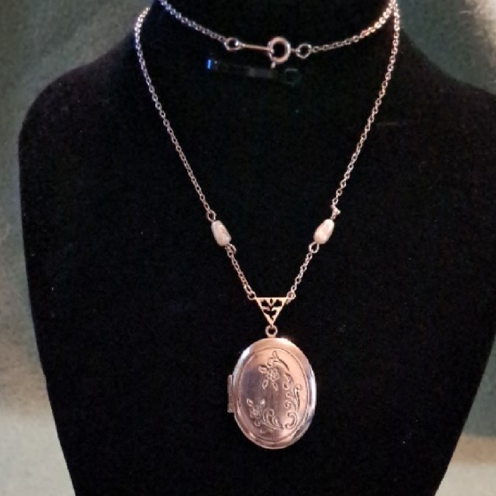 Elegant Silver Vintage Avon  Locket Necklace